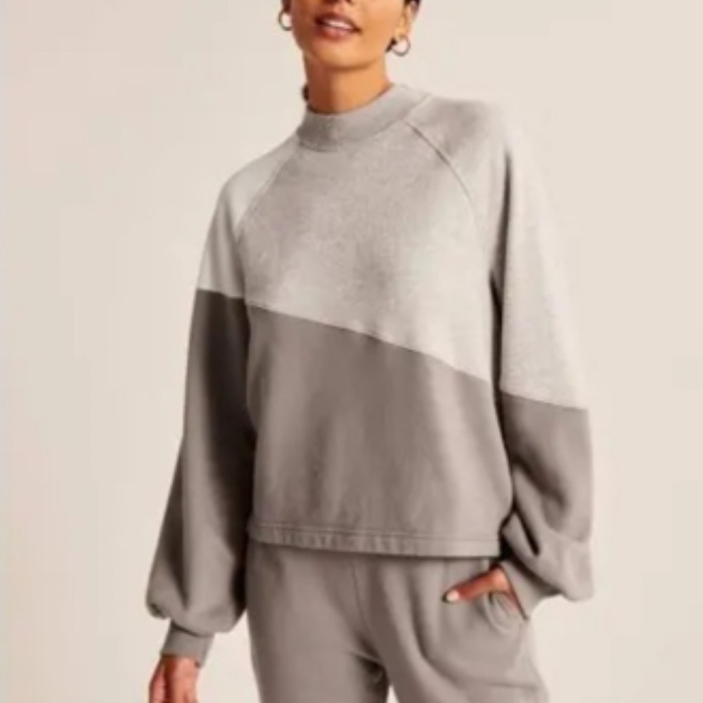 Abercrombie & Fitch Colorblock Crewneck Sweatshirt